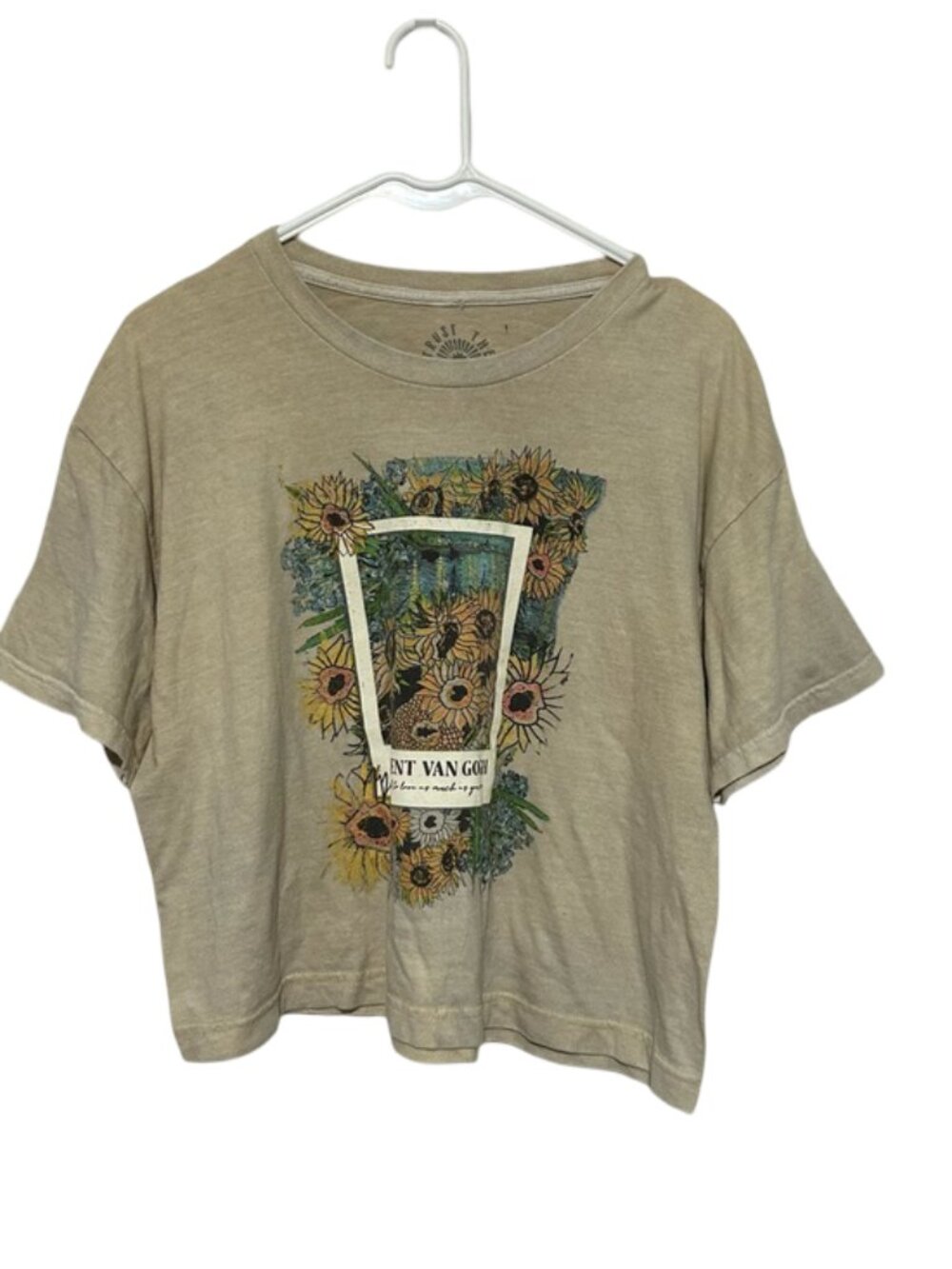Cream Graphic Van Gogh Artsy Tee Shirt Size Medium